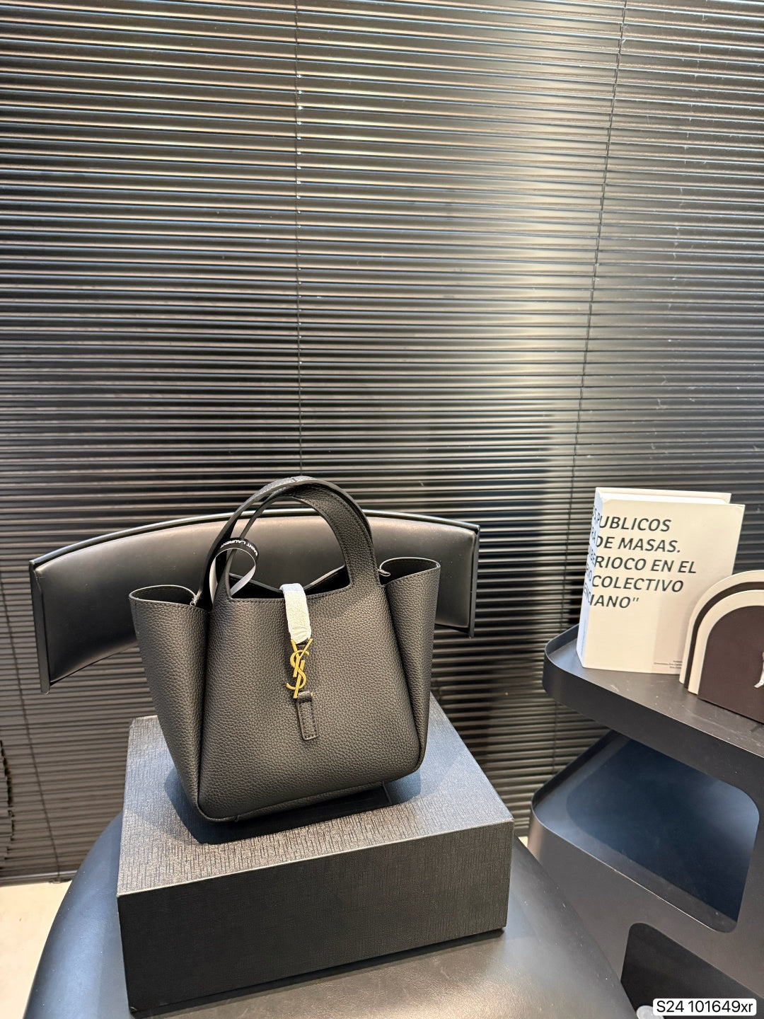 Saint Laurent Classic Chain Shoulder Bag